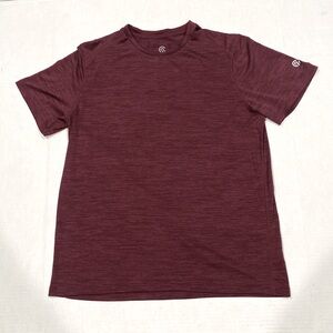 Champion Mens Short Sleeve Round Neck Maroon  Color T-Shirt.   SIZE. L